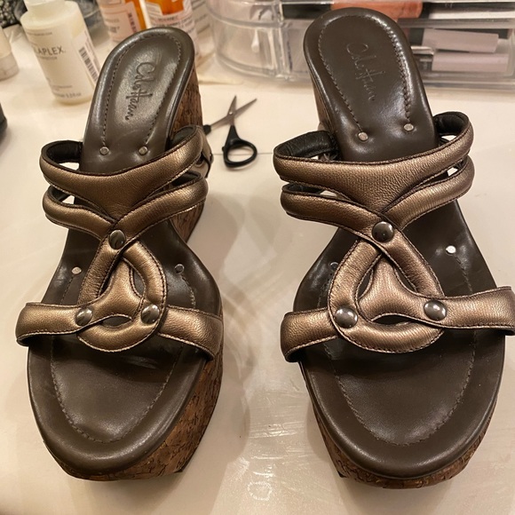 Shoes - Picture 2 of 3